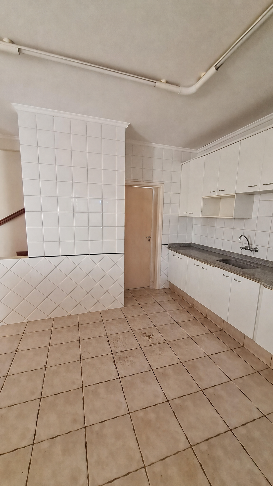 Cozinha sem itens móveis
